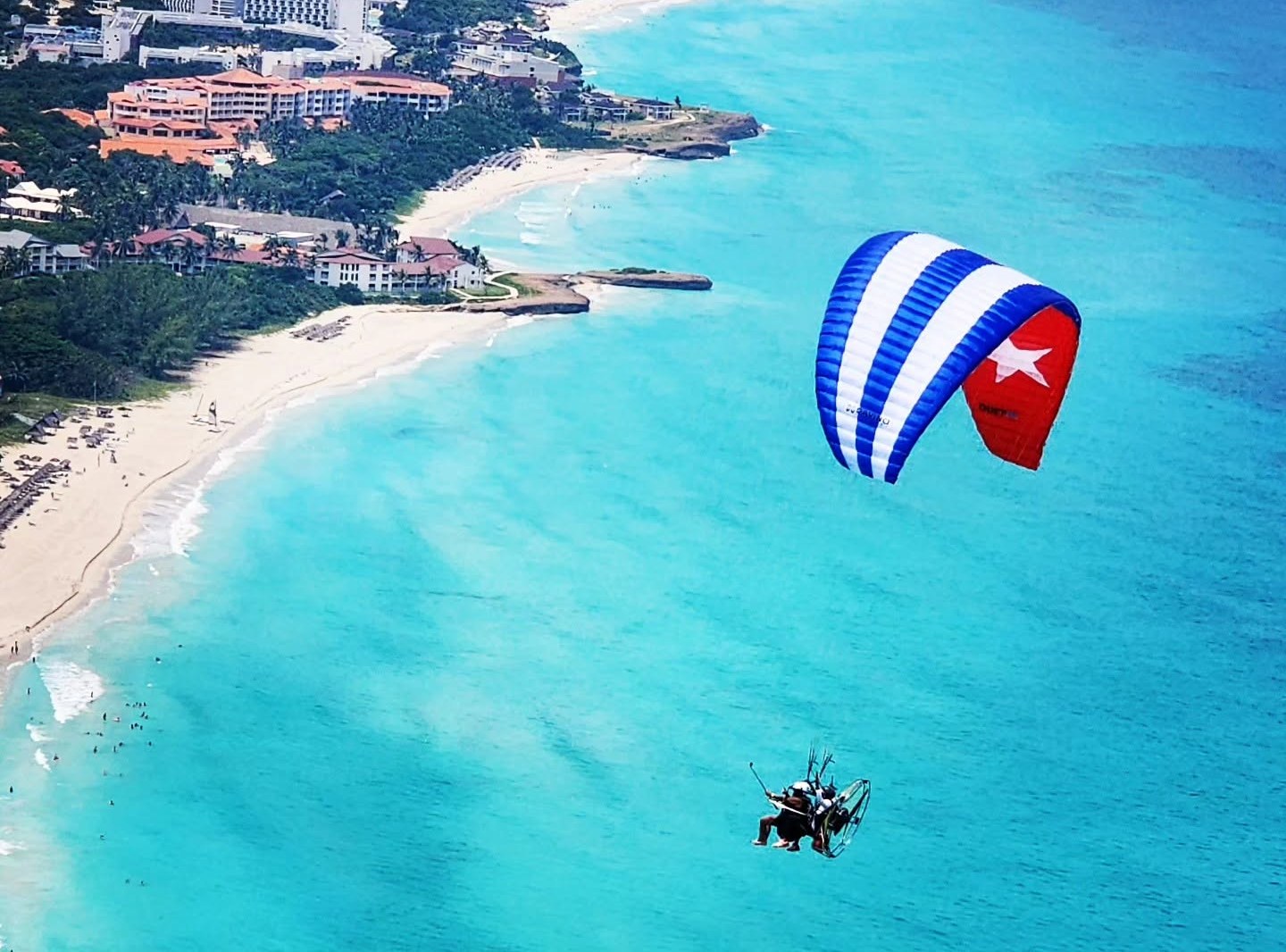 Paramotor sobre Varadero